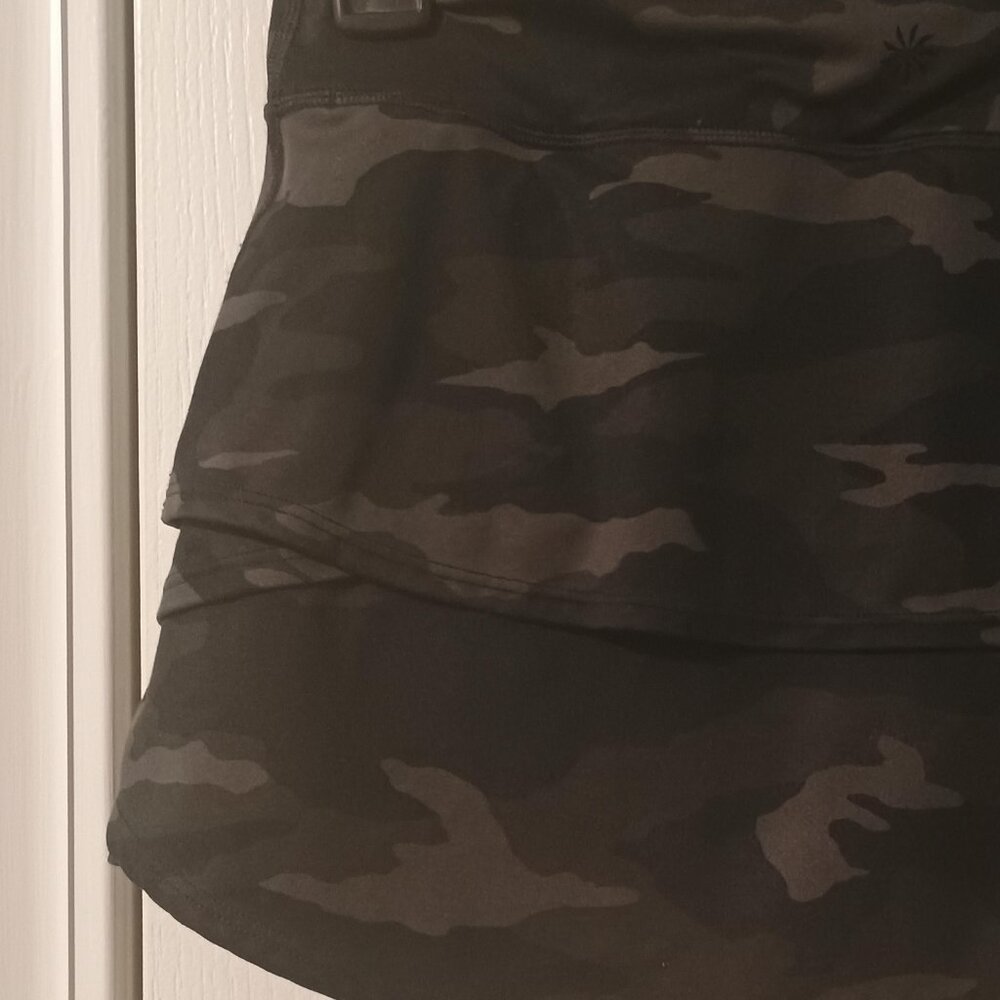 Athleta Girl/Swing Skort/Girls M 8-10/Black Gray Camo/Athletic Activewear - Picture 3 of 10